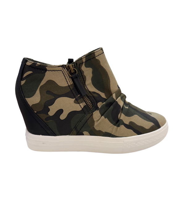 Ari Sneaker Wedge in Camo