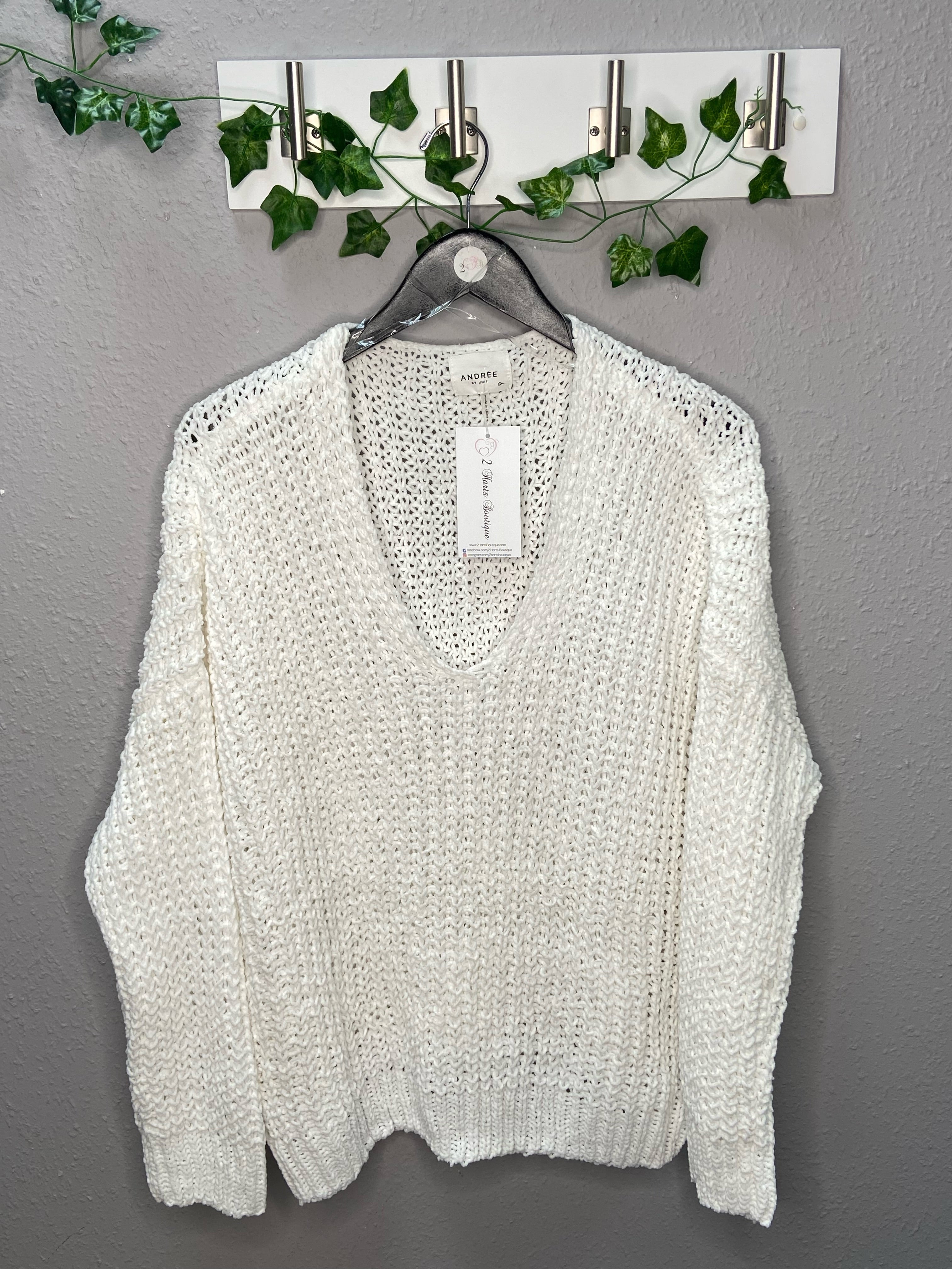 Chunky V-Neck Sweater in Ivory