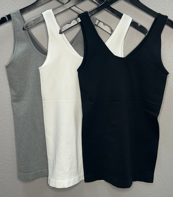 U-Neck Seamless Tank-Black