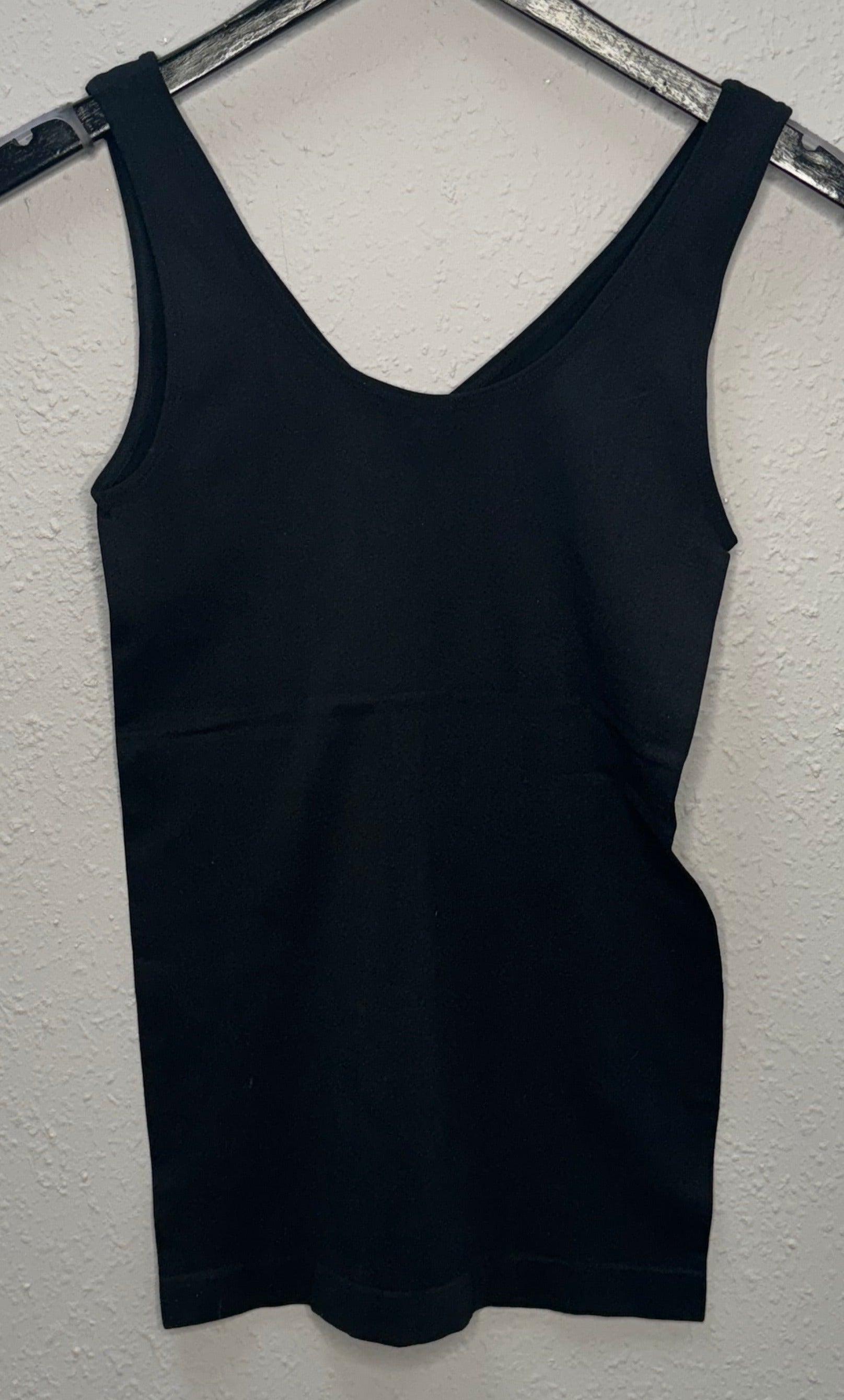 U-Neck Seamless Tank-Black