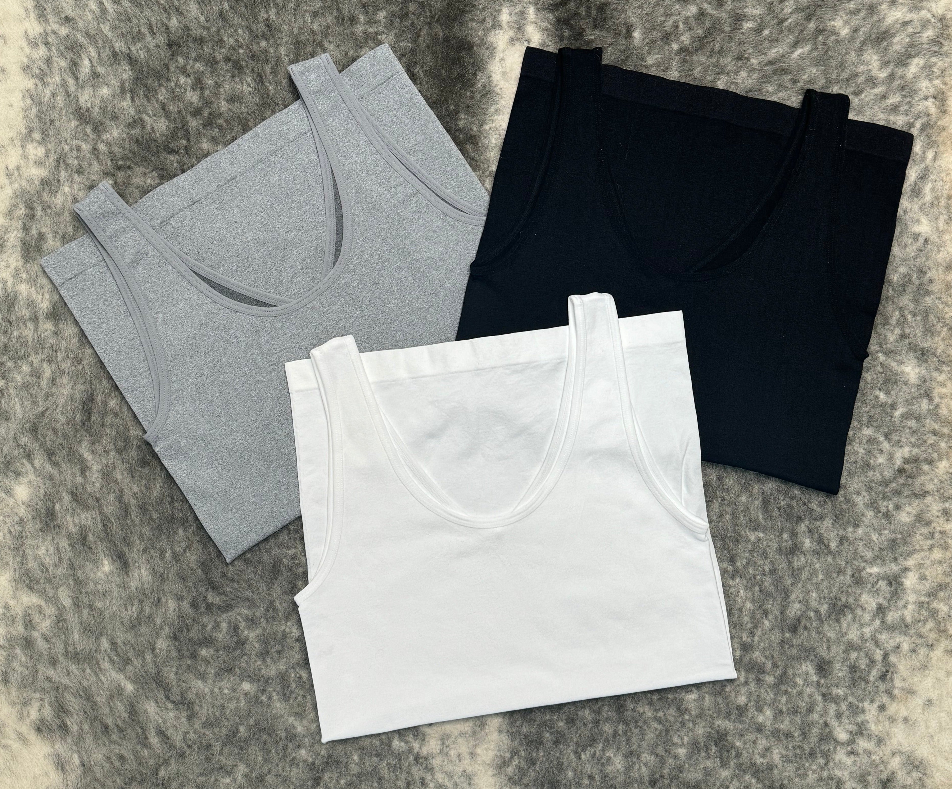 U-Neck Seamless Tank-Black