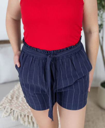 Libby Linen Shorts in Navy