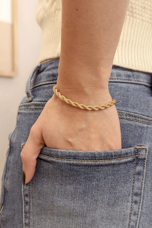 Rue Bracelet in Gold