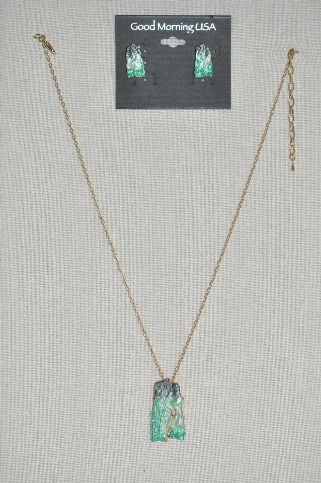 DC Green Stone Necklace & Earring Set