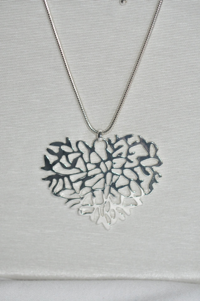DC Open Heart Filigree Necklace