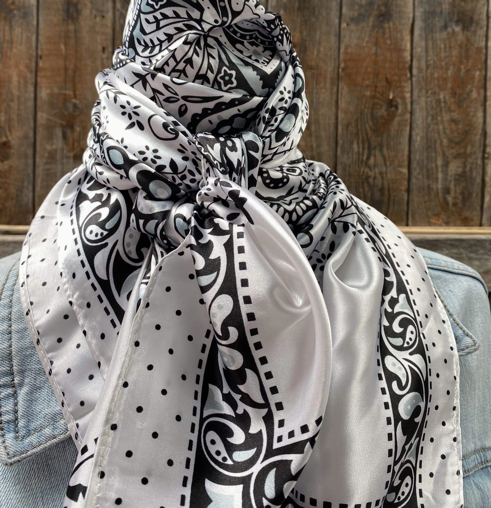 RD Black & White Paisley Wild Rag