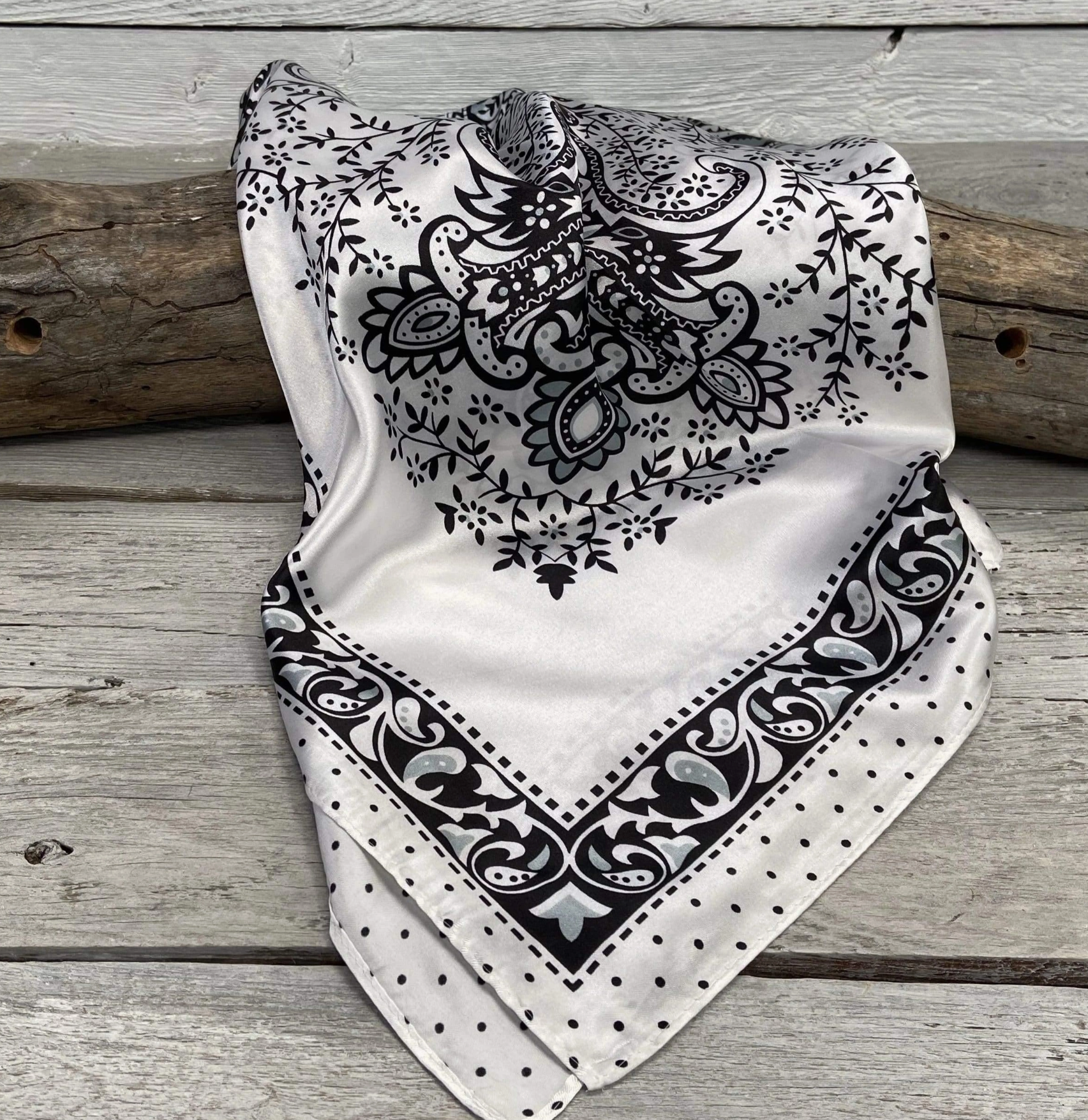 RD Black & White Paisley Wild Rag