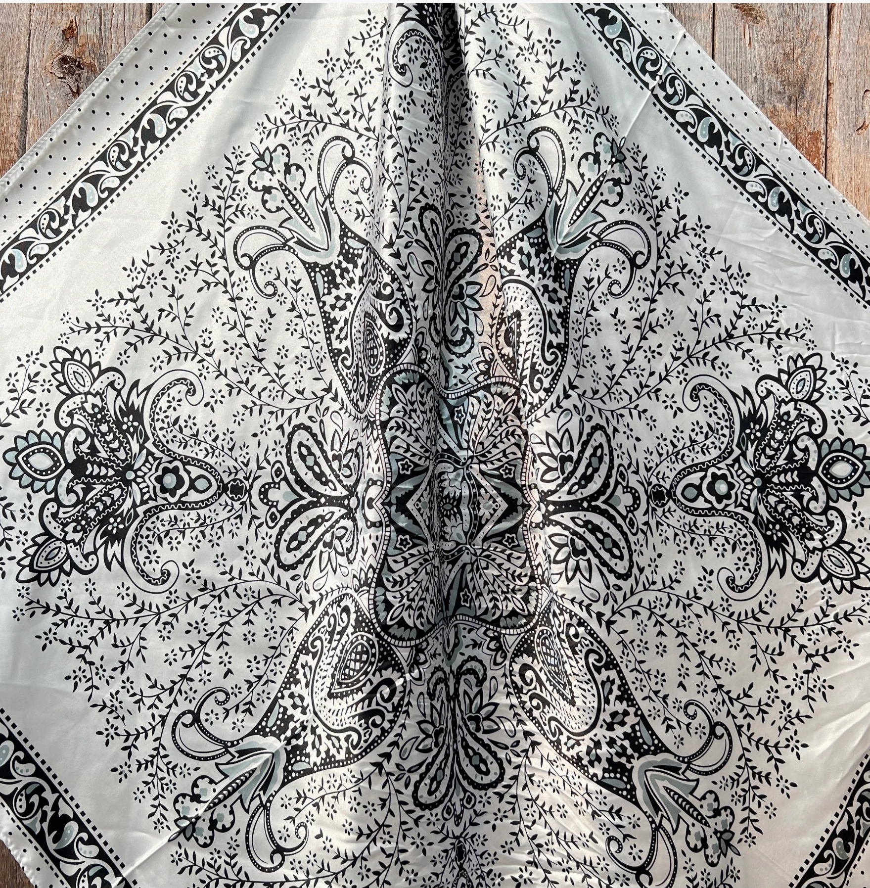 RD Black & White Paisley Wild Rag