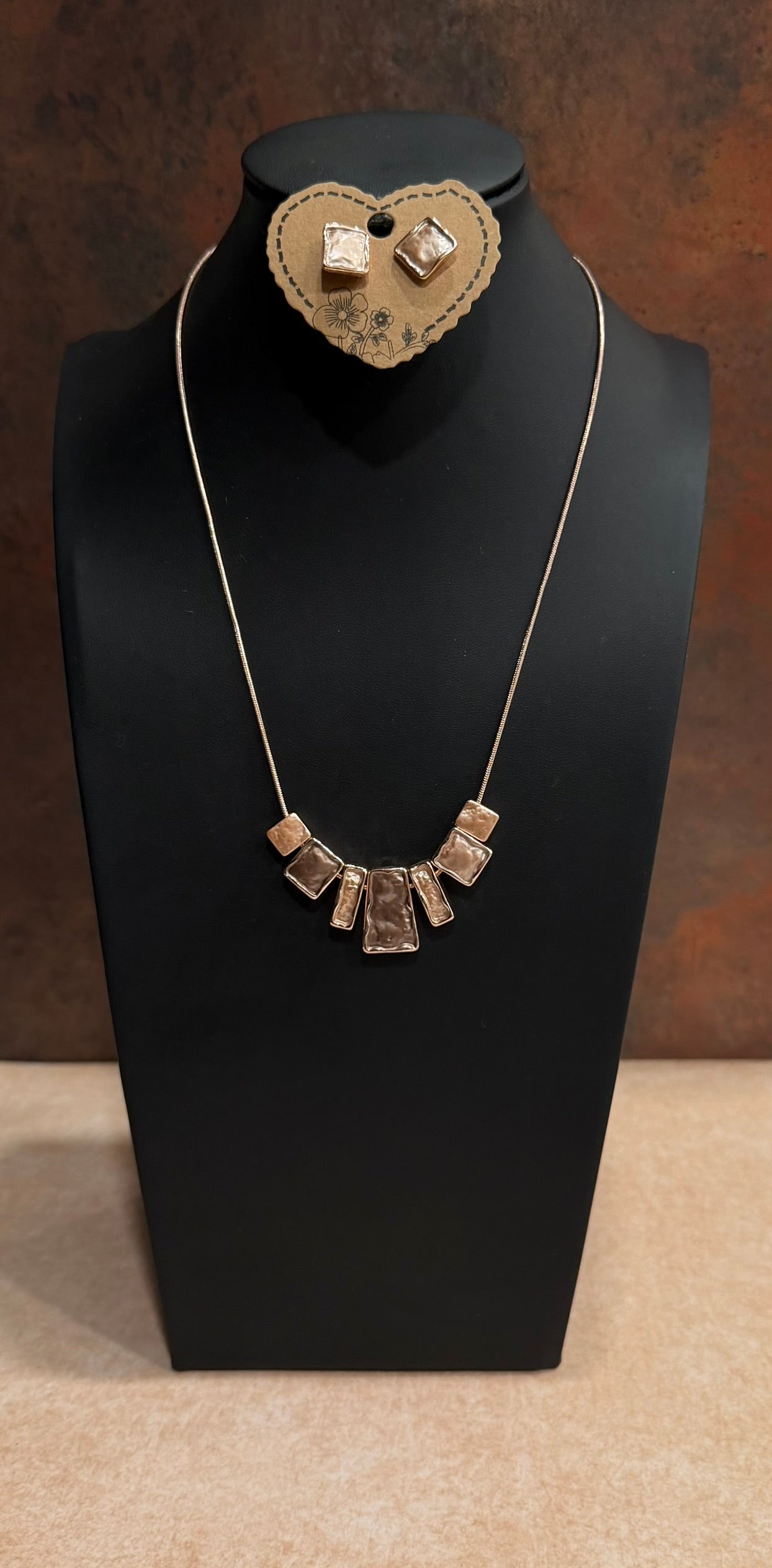 DC Brown Hammered Stone Necklace & Stud Earring Set