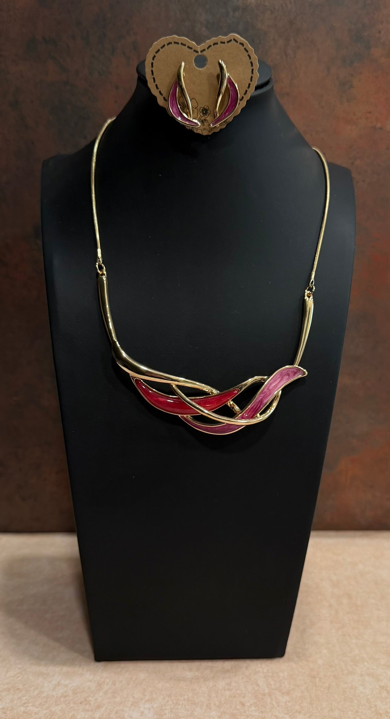 DC Fuchsia Twist Elegance Necklace &  Earring Set