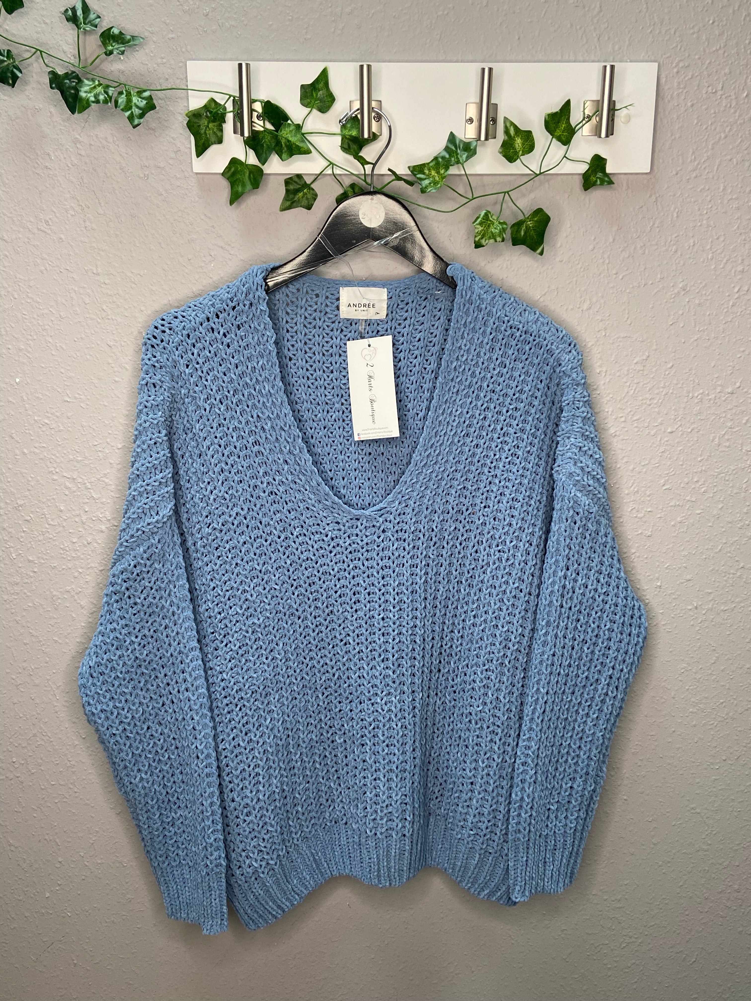 Chunky V-Neck Sweater in Dusty Blue