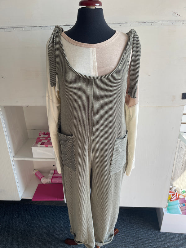 Ribbed Jumpsuit in Olive