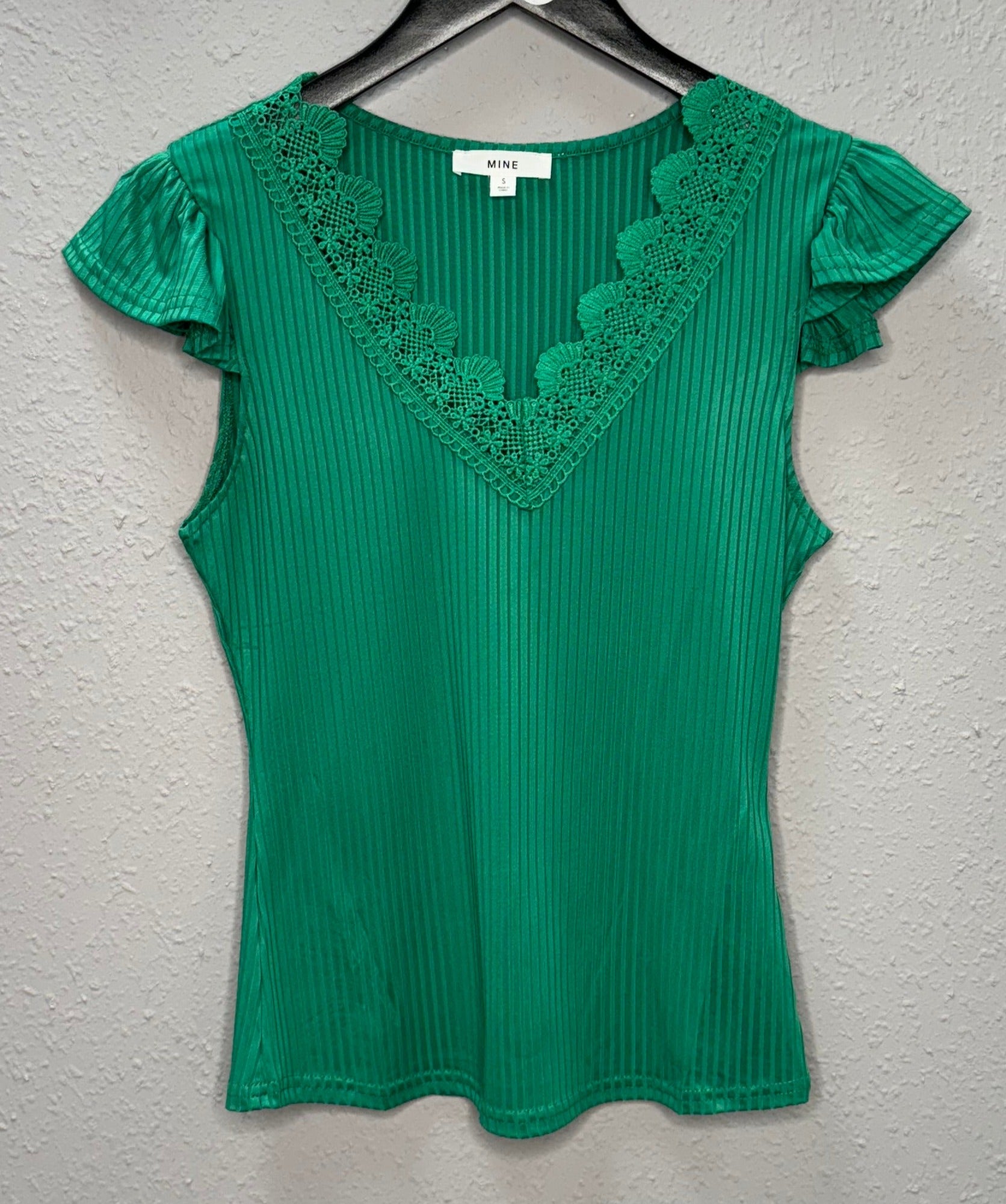 V-Neck Lace Trim Top-Kelly Green
