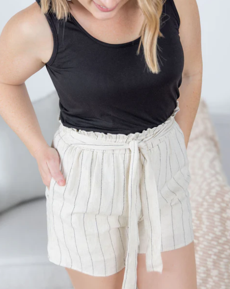Libby Linen Shorts in Cream