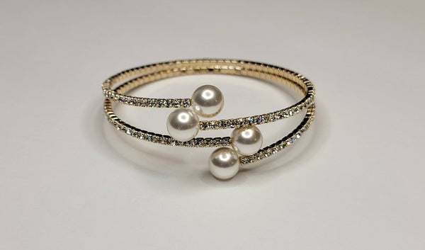 Faux Pearl & Rhinestone Bracelet in Gold