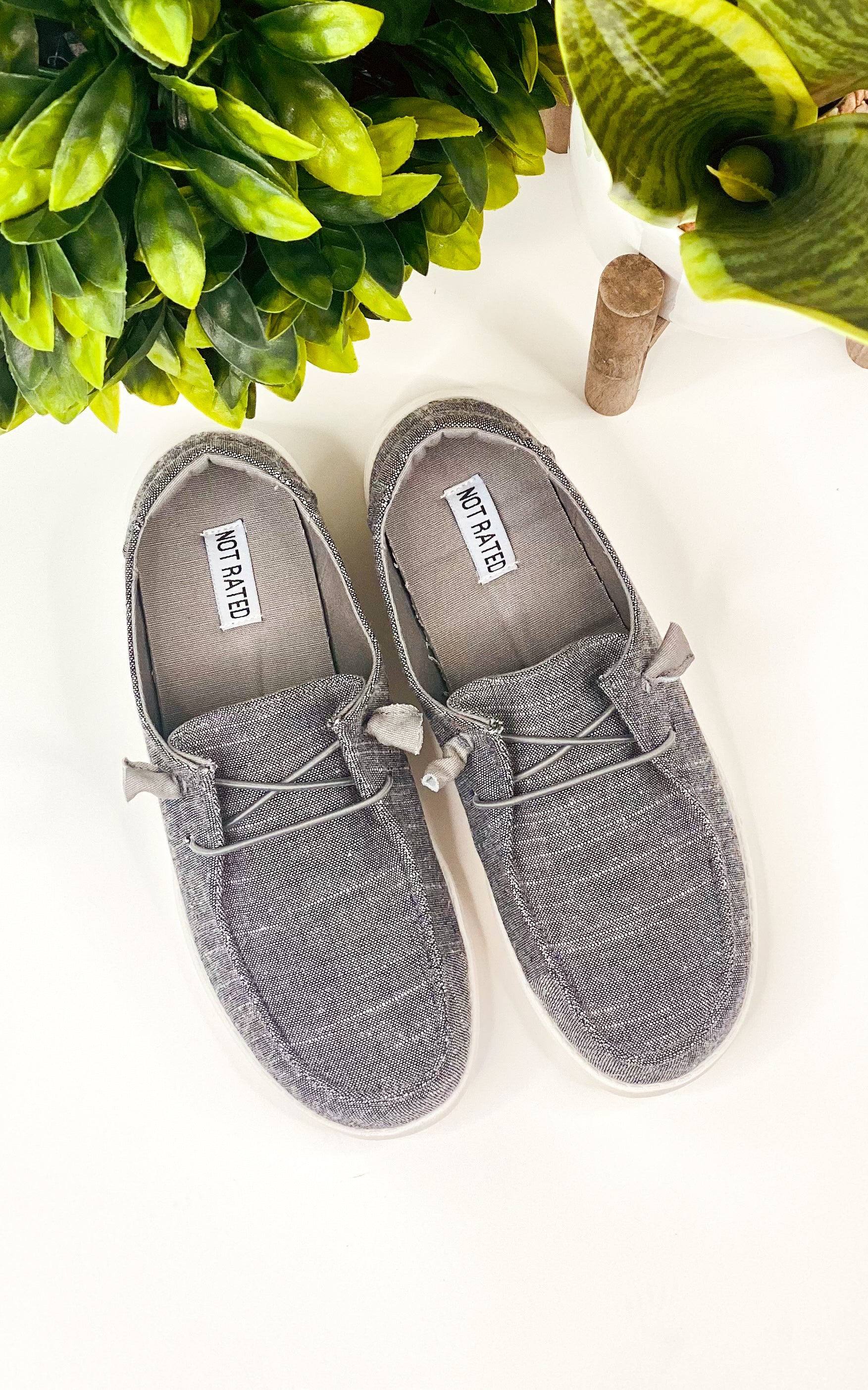 Maco Sneaker in Charcoal